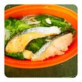 salymama's cooksnap of when they made ルクエで鮭の白ワイン蒸し.