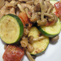 のりしお大好き's cooksnap of when they made 夏野菜と鶏胸肉の塩こうじ炒め イタリア風.