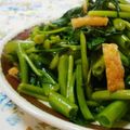 mmameco's cooksnap of when they made 空心菜とちくわのナンプラー炒め.