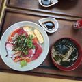 2児ママみきてぃ's cooksnap of when they made お刺身の切り落としで海鮮丼.