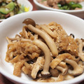 泥酔担当's cooksnap of when they made 給料日前に♡しめじと油揚げの和風炒め.