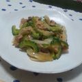 hamrcraft's cooksnap of when they made あまり苦くない♥ゴーヤのキムチーズ炒め.