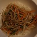 かやのはづき's cooksnap of when they made ランチに♪ひき肉とニラもやしのみそ炒め丼.