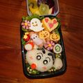 まどろ's cooksnap of when they made クレヨンしんちゃんとシロのキャラ弁.