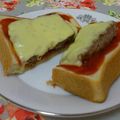 くみやび's cooksnap of when they made 眠ってた挽肉でチーズバーガートースト☆.