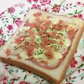 龍青空ママ's cooksnap of when they made ベーコンと鮭フレのトースト～Ｓ考案～.