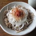 しのばぁたん's cooksnap of when they made ためして！サラダ玉ねぎのっけ蕎麦.
