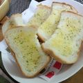 さるをさん's cooksnap of when they made ガーリックトースト.