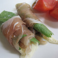 takapoda's cooksnap of when they made ぱぱっと一品♪　生ハムの湯葉巻き.