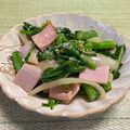 ビートルズ食堂's cooksnap of when they made 菜の花&新玉ねぎのベーコンチーズ炒め♫.
