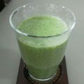蛙ぴょん's cooksnap of when they made グリーンスムージー　モロヘイヤ　.