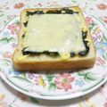 まっちー食堂's cooksnap of when they made 和風ピザトースト♪わさび醤油マヨが最高〜.