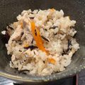 hey-yo's cooksnap of when they made 簡単で旨い✿芽ひじきと鶏肉の炊き込みご飯.