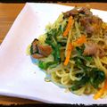 赤チェック525's cooksnap of when they made レタスの外側の葉で塩焼そばを作ってみた.