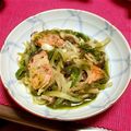 ☆テルエ☆'s cooksnap of when they made 鮭とキノコのにんにく炒め♪バジルソースで.