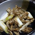 お犬様5's cooksnap of when they made 長ネギと舞茸の塩炒め.