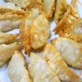 のじまさん's cooksnap of when they made 余った皮で❀キャベツとウインナーの餃子.