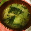 akilondon's cooksnap of when they made えのきとわかめの簡単お味噌汁.