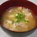 ダ〜ごはん's cooksnap of when they made お袋の味！我が家の豚肉&えのきの味噌汁.