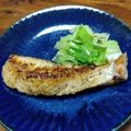 YCHキッチン's cooksnap of when they made 鮭のにんにくバター焼き.