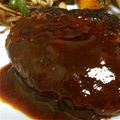 三毛三毛's cooksnap of when they made 玉ねぎたっぷり★繋ぎなしのハンバーグ.