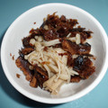 tetubinn's cooksnap of when they made 簡単もう一品！えのきの佃煮昆布あえ.