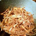 ちゃあこ☆メイ☆ふく's cooksnap of when they made 食が進む！生姜入り大根と人参のきんぴら.