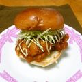 まゆこ．Ｍ's cooksnap of when they made から揚げバーガー.