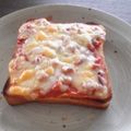 そめどーら's cooksnap of when they made イカ塩辛チーズトースト.