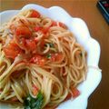 oうかo's cooksnap of when they made 簡単☆トマトと生バジルのパスタ.