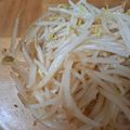 YOUKAYOUKO's cooksnap of when they made 食べだしたら止まらない！もやしのナムル.