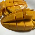 Ruriluru's cooksnap of when they made レストラン風♪マンゴーの切り方.