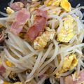 まいたけ07's cooksnap of when they made 簡単✿もやしベーコン卵炒め.