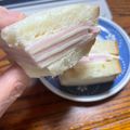 shikkachan's cooksnap of when they made ハムチーズのストライプサンドウィッチ.