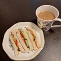 ほか弁ママ's cooksnap of when they made トマトと胡瓜のサンドイッチ.