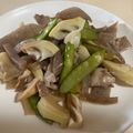 papikun's cooksnap of when they made 旬のたけのこと豚肉の甘辛炒め.