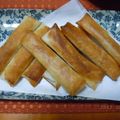 エダッコ's cooksnap of when they made 春巻きの皮でチーチクスティック.