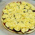 gping's cooksnap of when they made ナスとミートソースのピザ.
