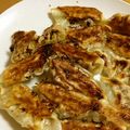 komutatata's cooksnap of when they made 肉不使用　ヘルシー大麦餃子.