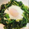 リータ☆'s cooksnap of when they made 朝食に★ほうれん草とベーコンの巣ごもり卵.