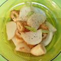 びり〜☆'s cooksnap of when they made カブと竹輪の麺つゆ黒胡椒炒め.