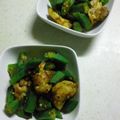 大阪人ママ's cooksnap of when they made 鶏肉とオクラのカレー粉炒め.