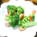 ramieru's cooksnap of when they made ブロッコリーとウインナーのオリーブ炒め☆.
