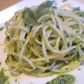 cocoりえ's cooksnap of when they made 春菊でジェノベーゼ風パスタ.