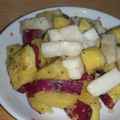 ゅぅBucchi's cooksnap of when they made ★さつまいものはんぺん炒め★.