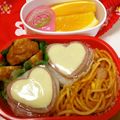 iyamaiママ's cooksnap of when they made バレンタインに♪ハートのおにぎりお弁当.