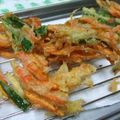 あまいこびと's cooksnap of when they made ピーマン・人参・魚肉ソーセージのかき揚げ.