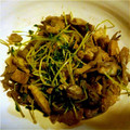 miki0415's cooksnap of when they made 豆苗と舞茸とお揚げの炒め物.
