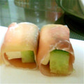 くまさん0402's cooksnap of when they made 巻くだけ簡単！生ハムきゅうり巻き.
