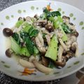 はらだんご's cooksnap of when they made 超簡単！チンゲン菜とシメジの塩麹炒め♪.